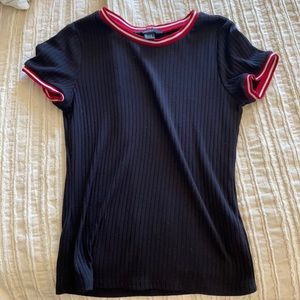 Black Forever 21 T-Shirt